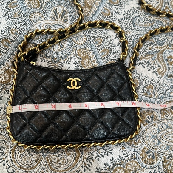 Chanel handbag - Picture 7 of 17